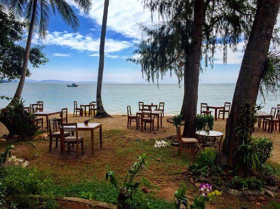 Bamboo Cottages & Restaurant